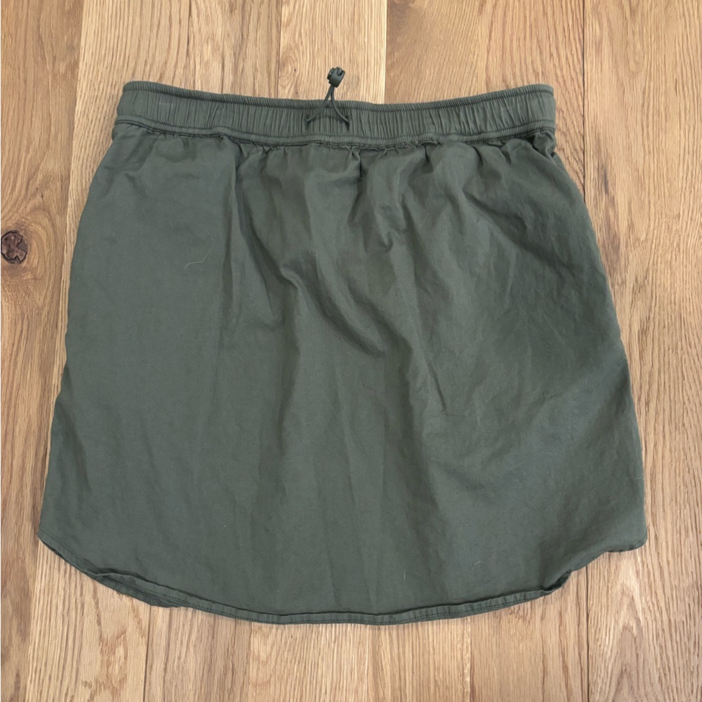 Sundry Green Pleated Mini Skirt for Casual Wear